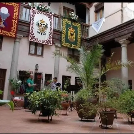 Del Antiguo Nuncio Apartment *